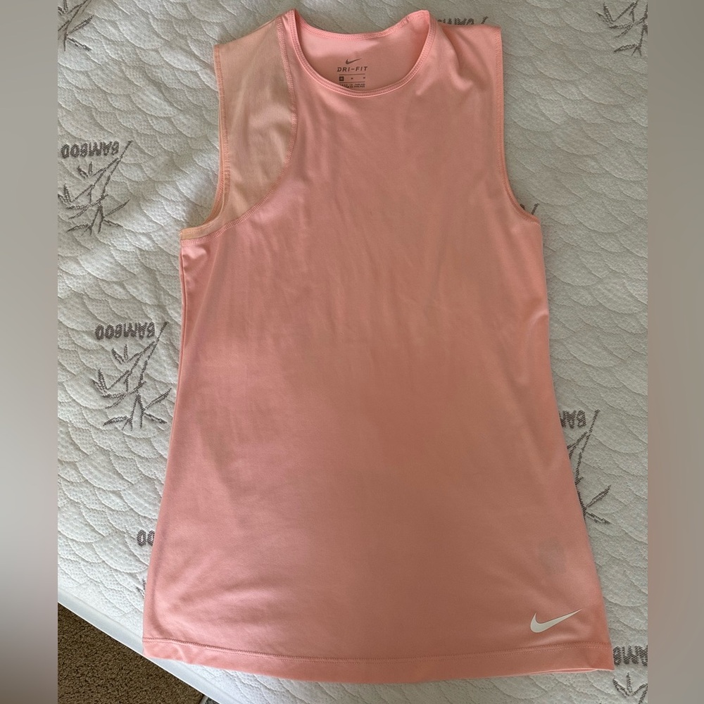 3 FOR 10/Nike Dri Fit Sleeveless Top
